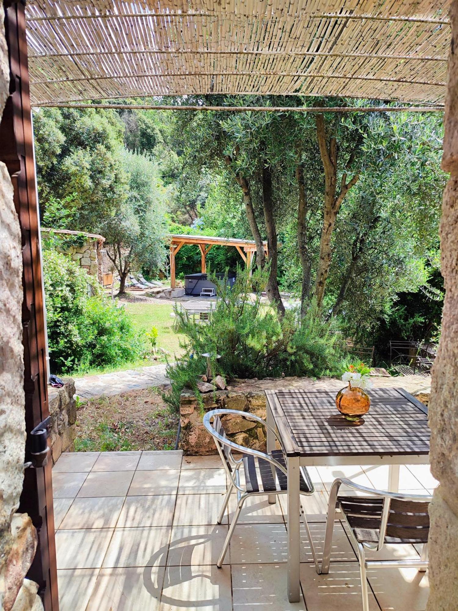Entre Mer & Maquis, L'Ame De La Corse En Gites De Charme Avec Jacuzzi, Proche Ajaccio Peri Exterior foto